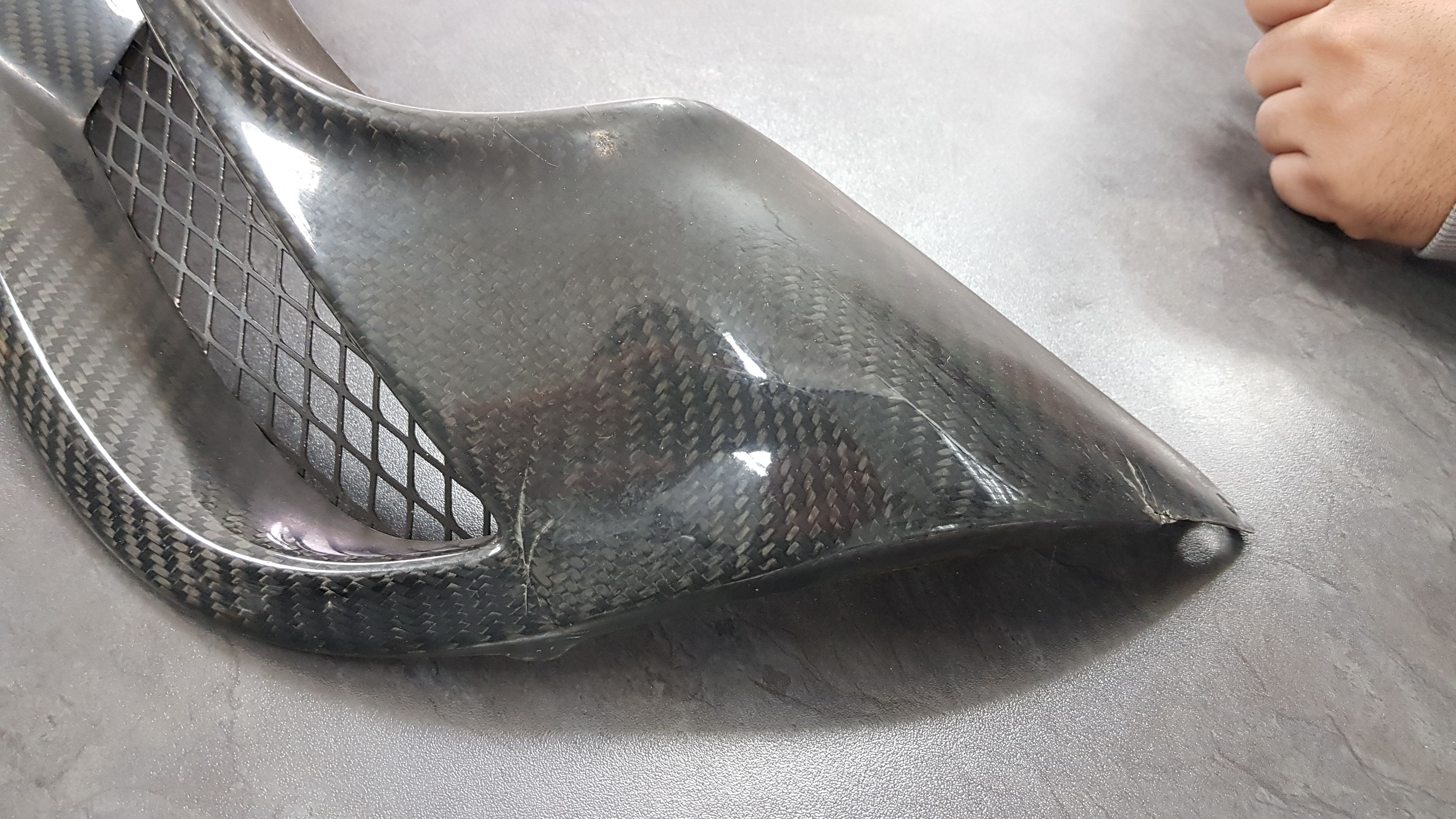 Carbon fibre minor cracks