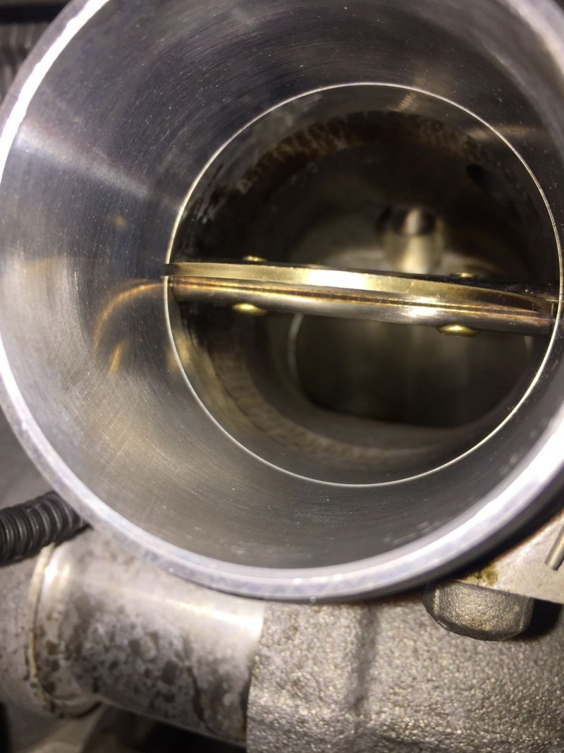 throttle after cleaning.JPG