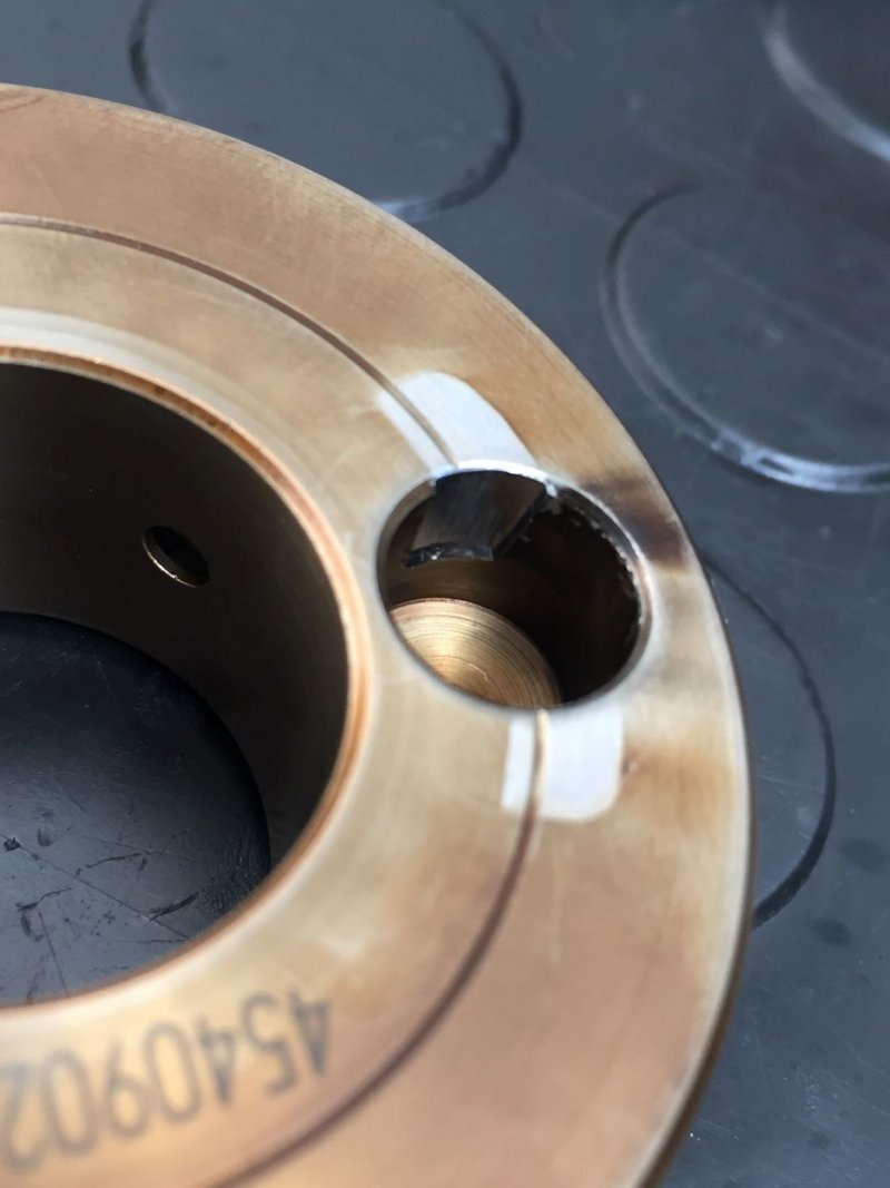 oil pump disc wear.JPG