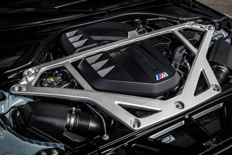 2023-bmw-m4-csl-132-1652905679.jpg