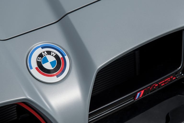 2023-bmw-m4-csl-143-1652905683.jpg