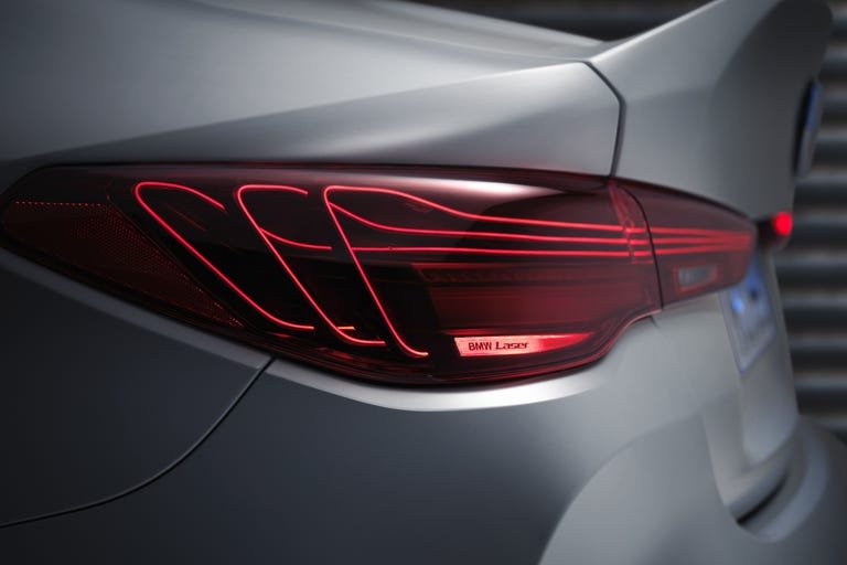 2023-bmw-m4-csl-146-1652905685.jpg