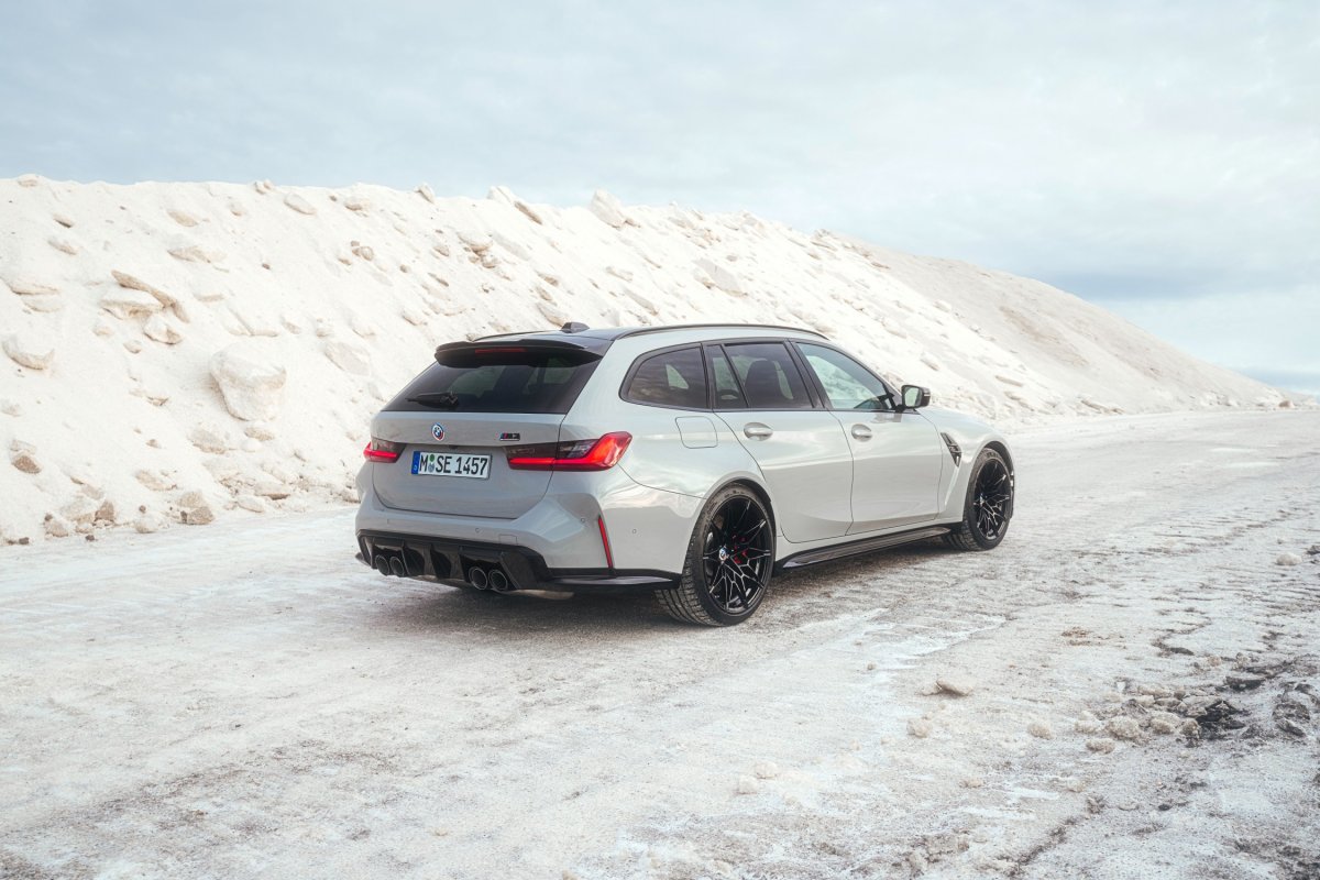 P90468166_lowRes_the-first-ever-bmw-m.jpg