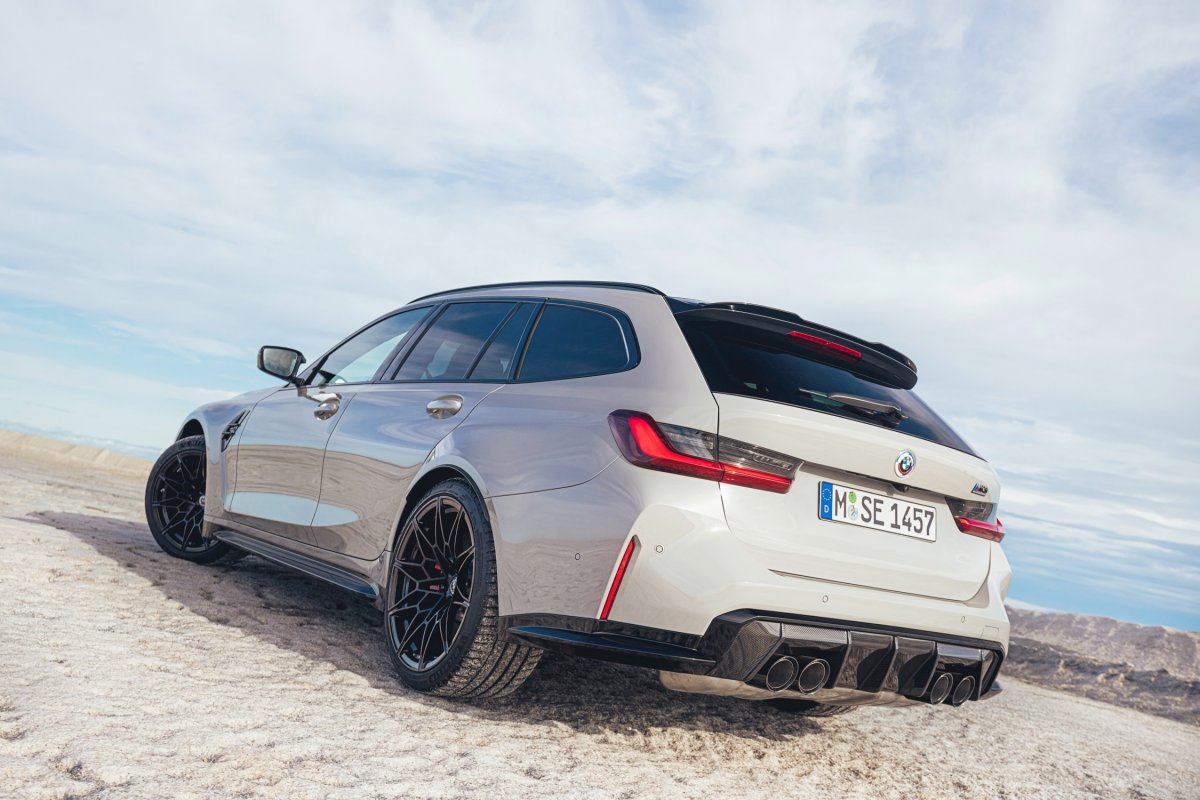 P90468171_lowRes_the-first-ever-bmw-m.jpg