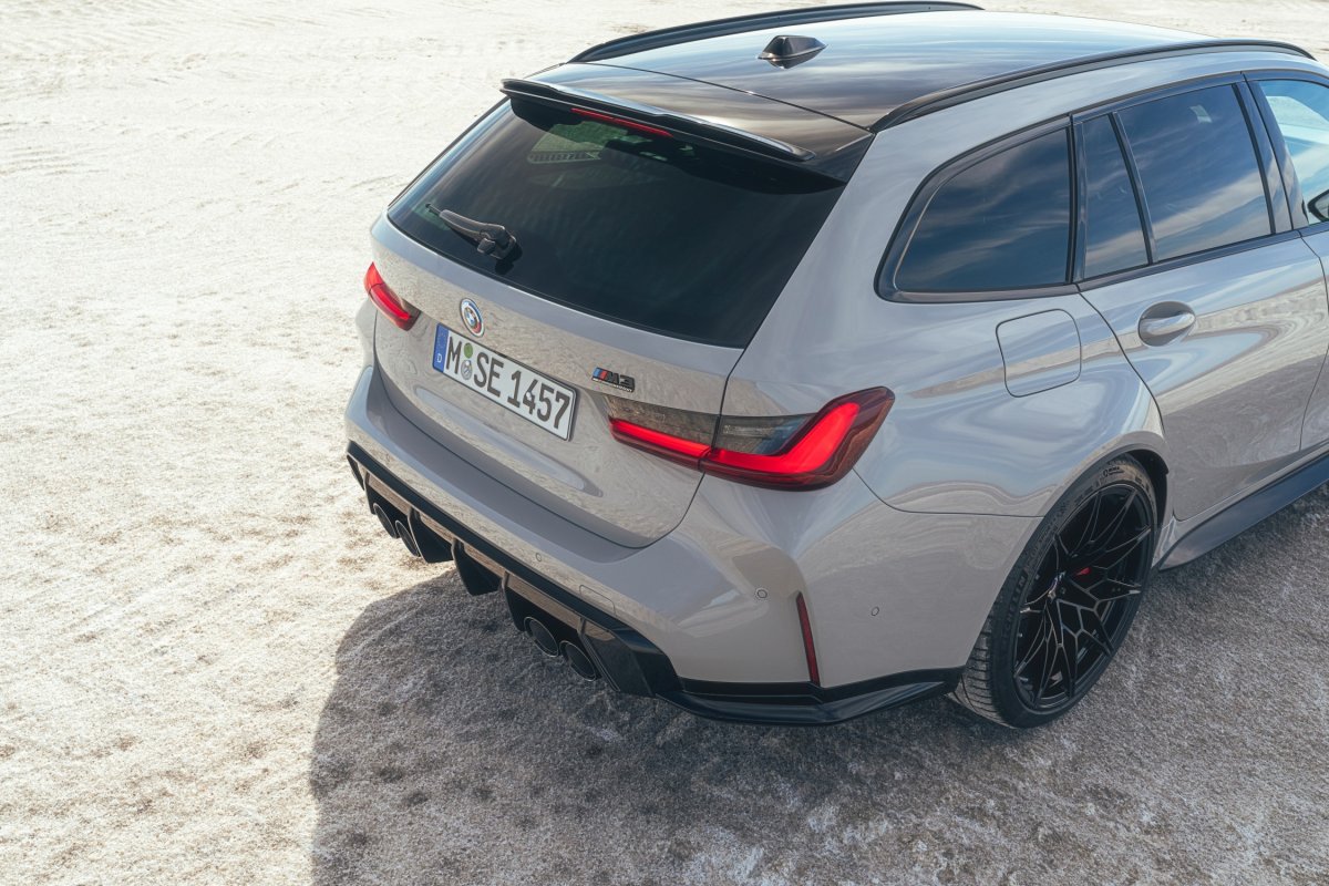 P90468175_lowRes_the-first-ever-bmw-m.jpg