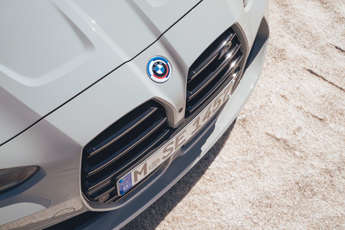 P90468191_lowRes_the-first-ever-bmw-m.jpg