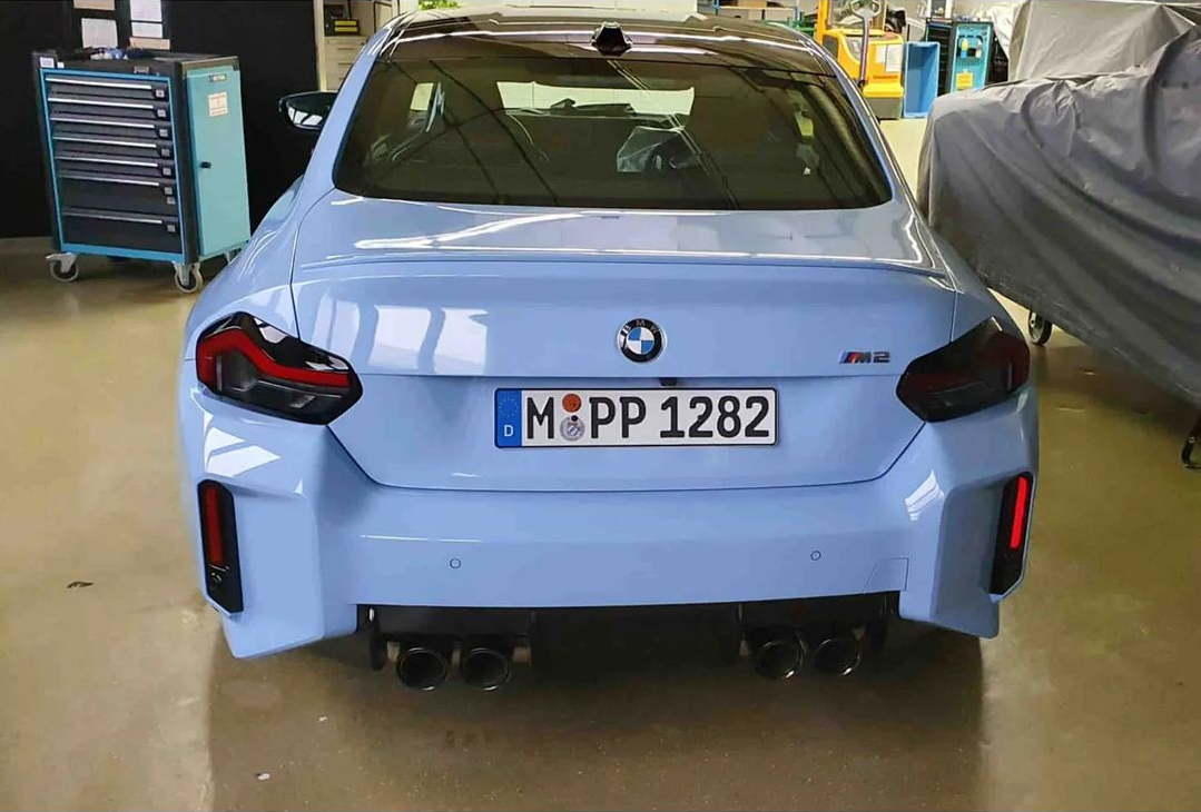 BMW M2 NEW 2023 REAR.png