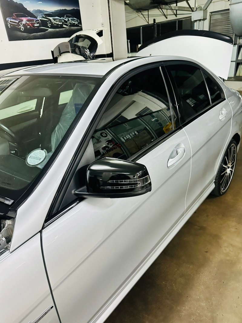 Gloss Black Window Trim.jpg