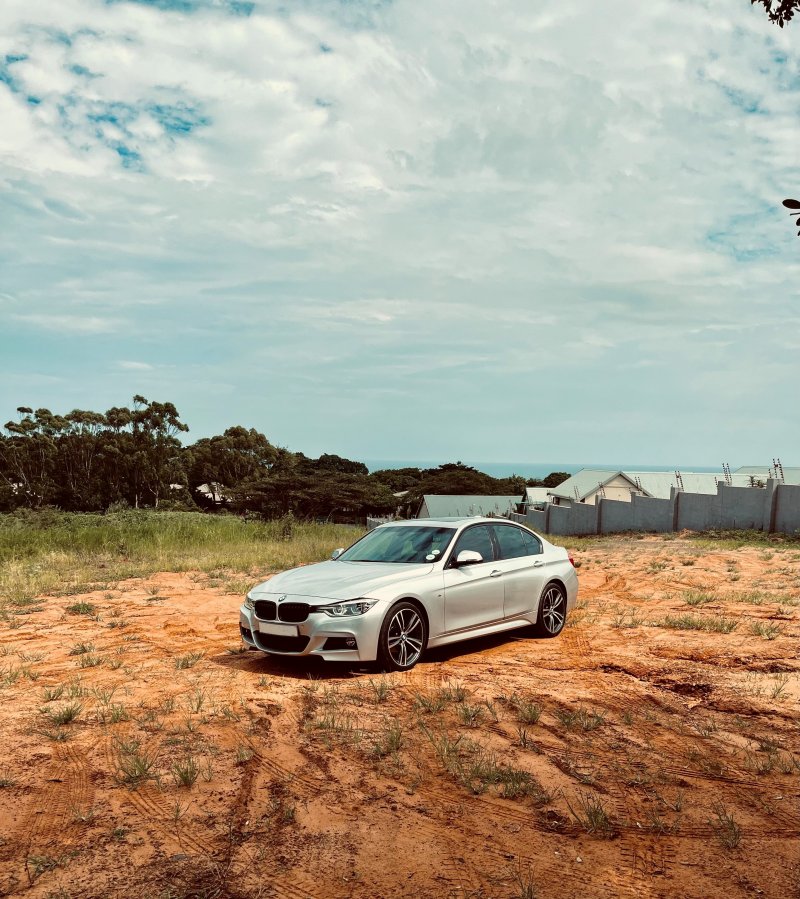 320i.jpg