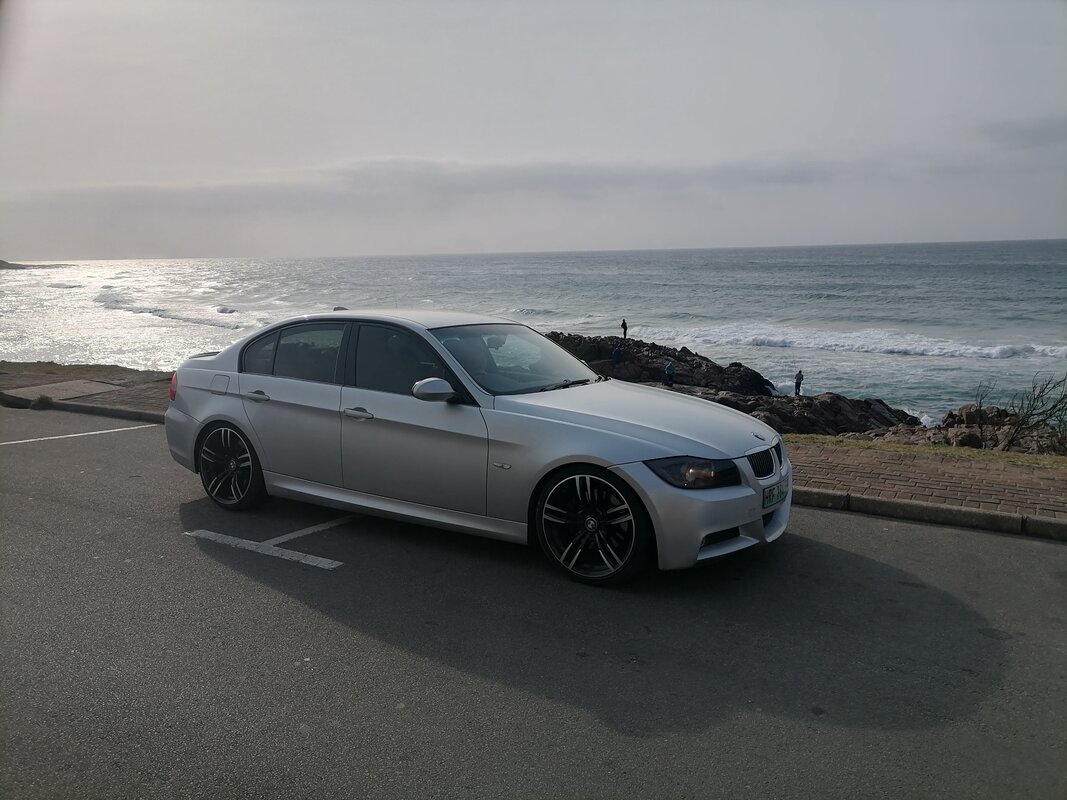 330i 2.jpg