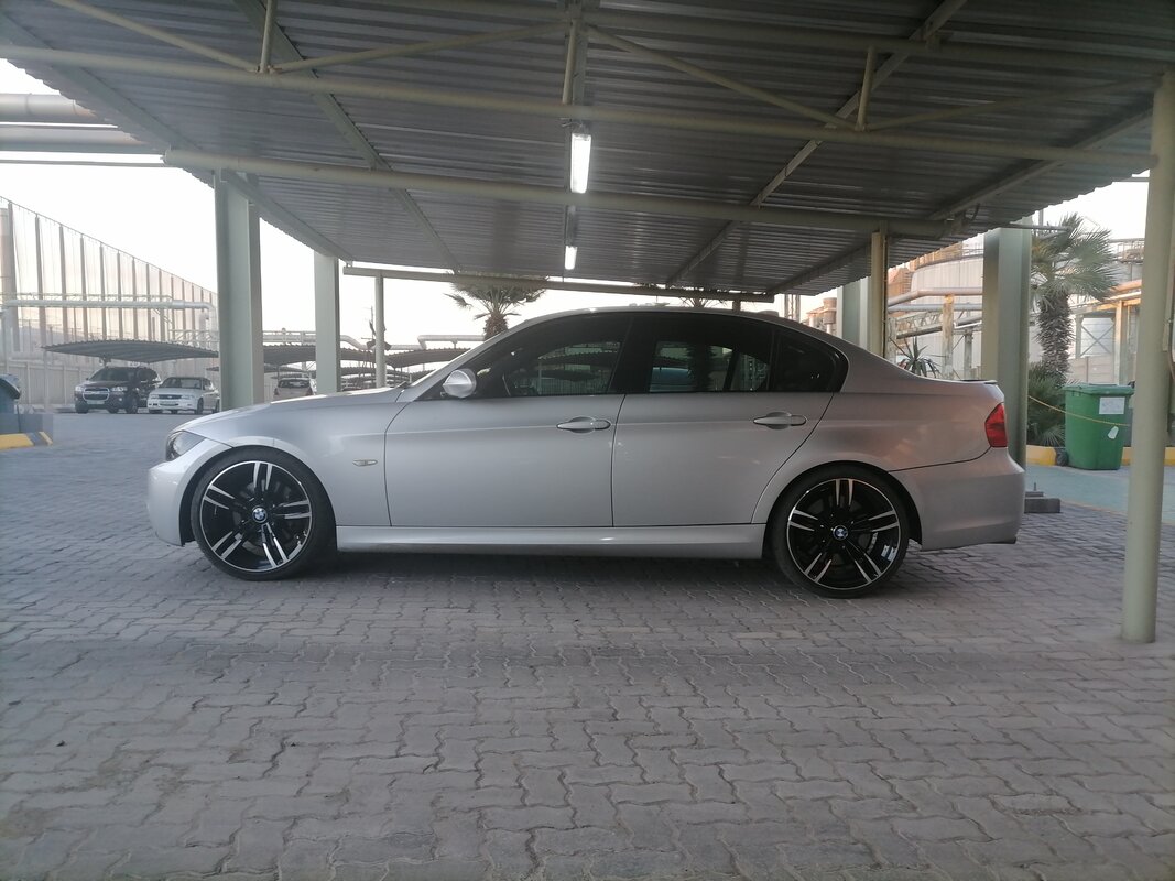 330i.jpg