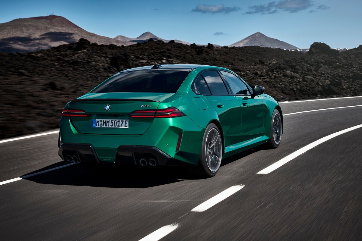 P90557402_lowRes_the-all-new-bmw-m5-0.jpg