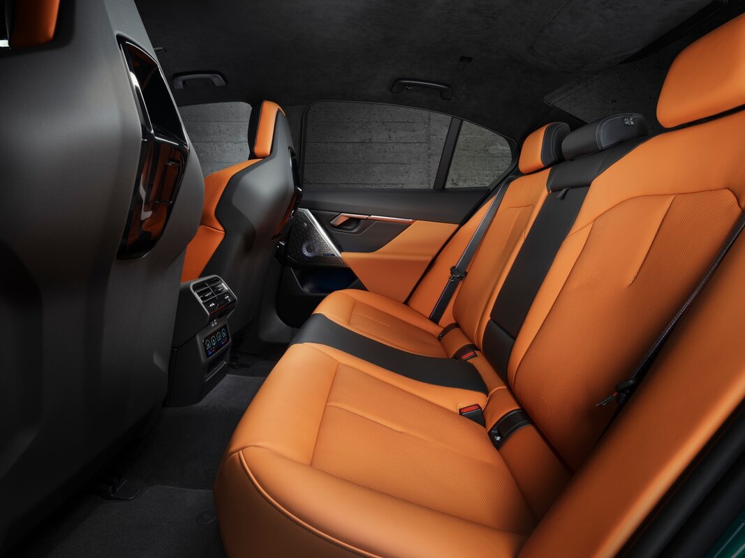 P90557441_lowRes_the-all-new-bmw-m5-0.jpg
