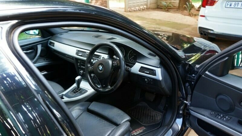 e90330dinterior1.jpg e90330dinterior1.jpg