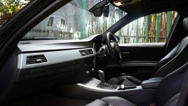 e90330dinterior2.jpg e90330dinterior2.jpg