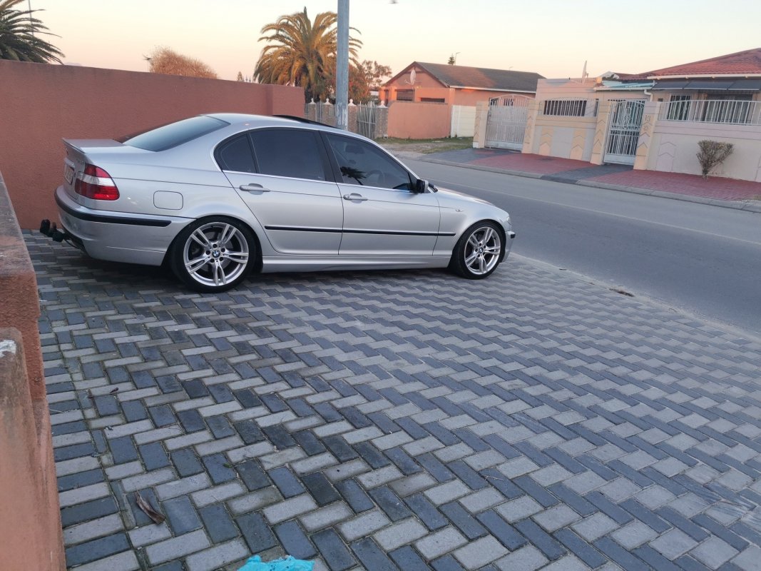 330i-2.jpg