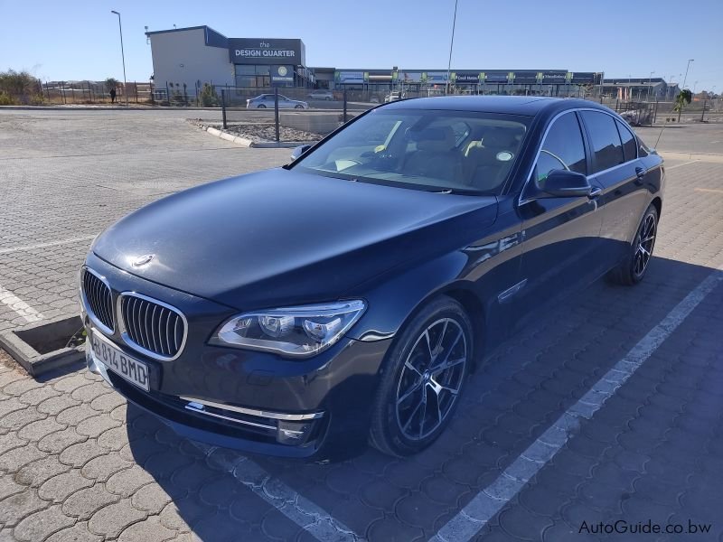 2012-BMW-740i-private-7084168_3.jpg
