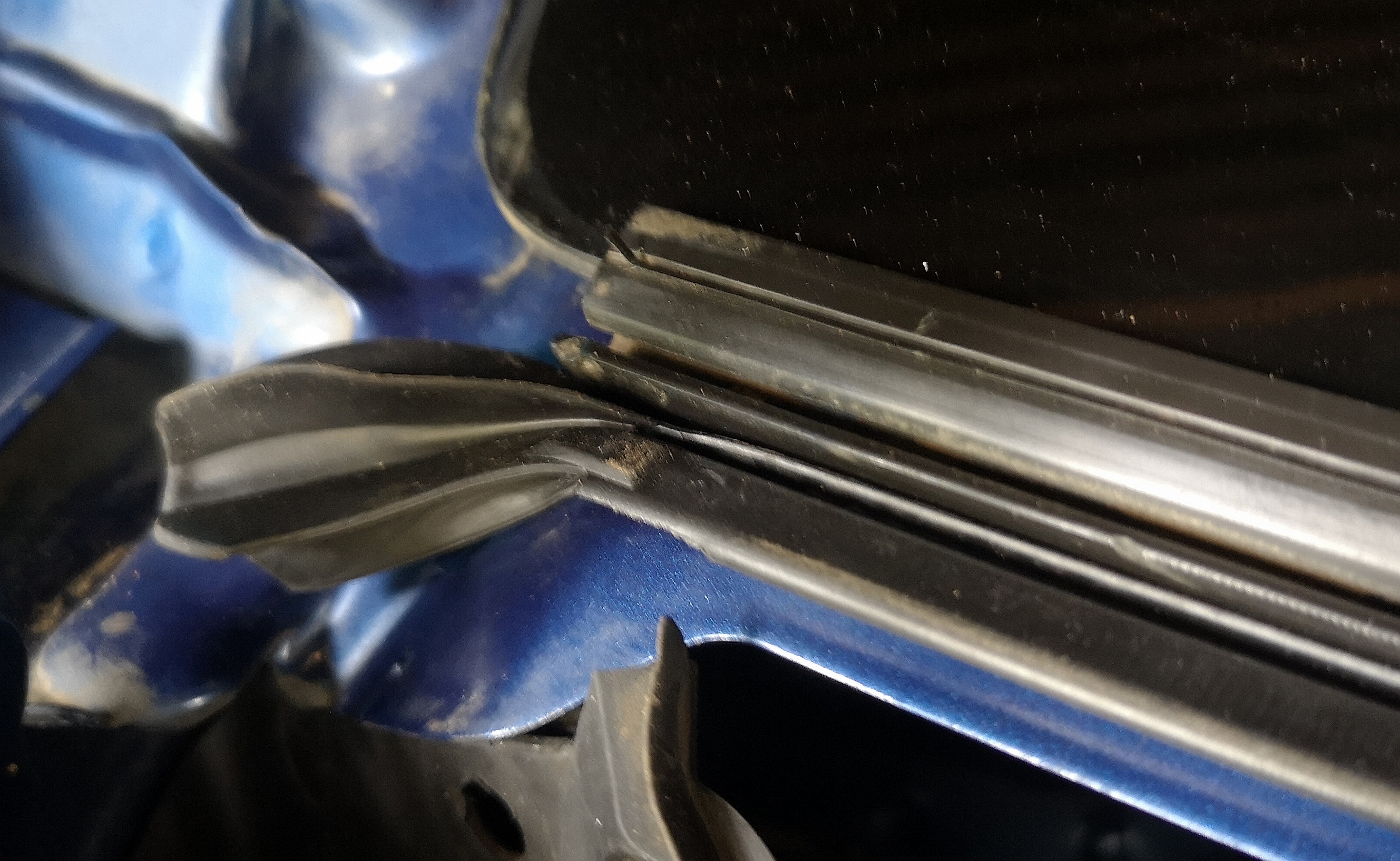 Sealing Strip Edge.jpg