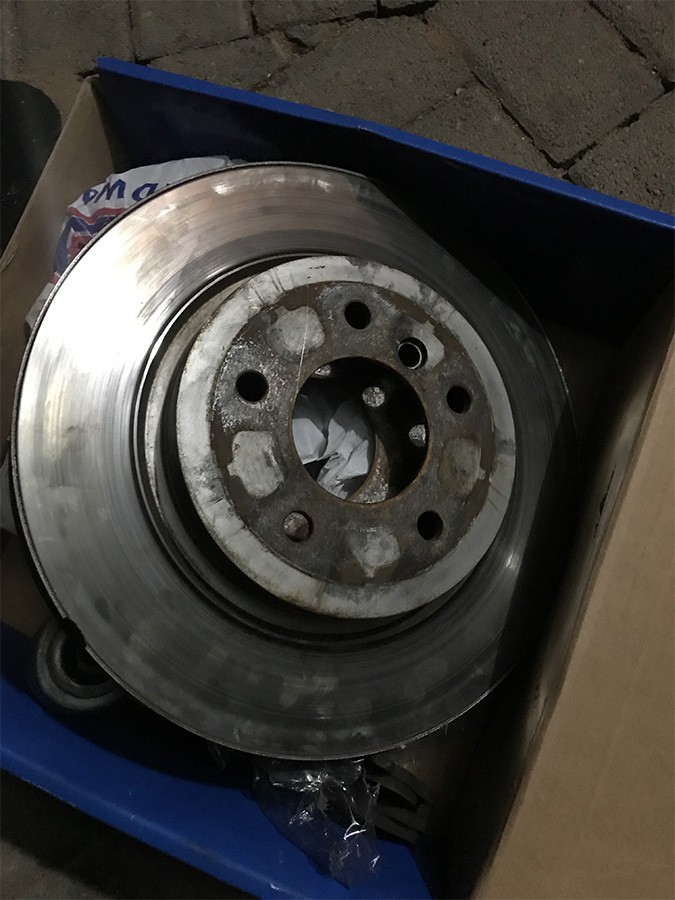 rear disc cracked_1176394009.jpg