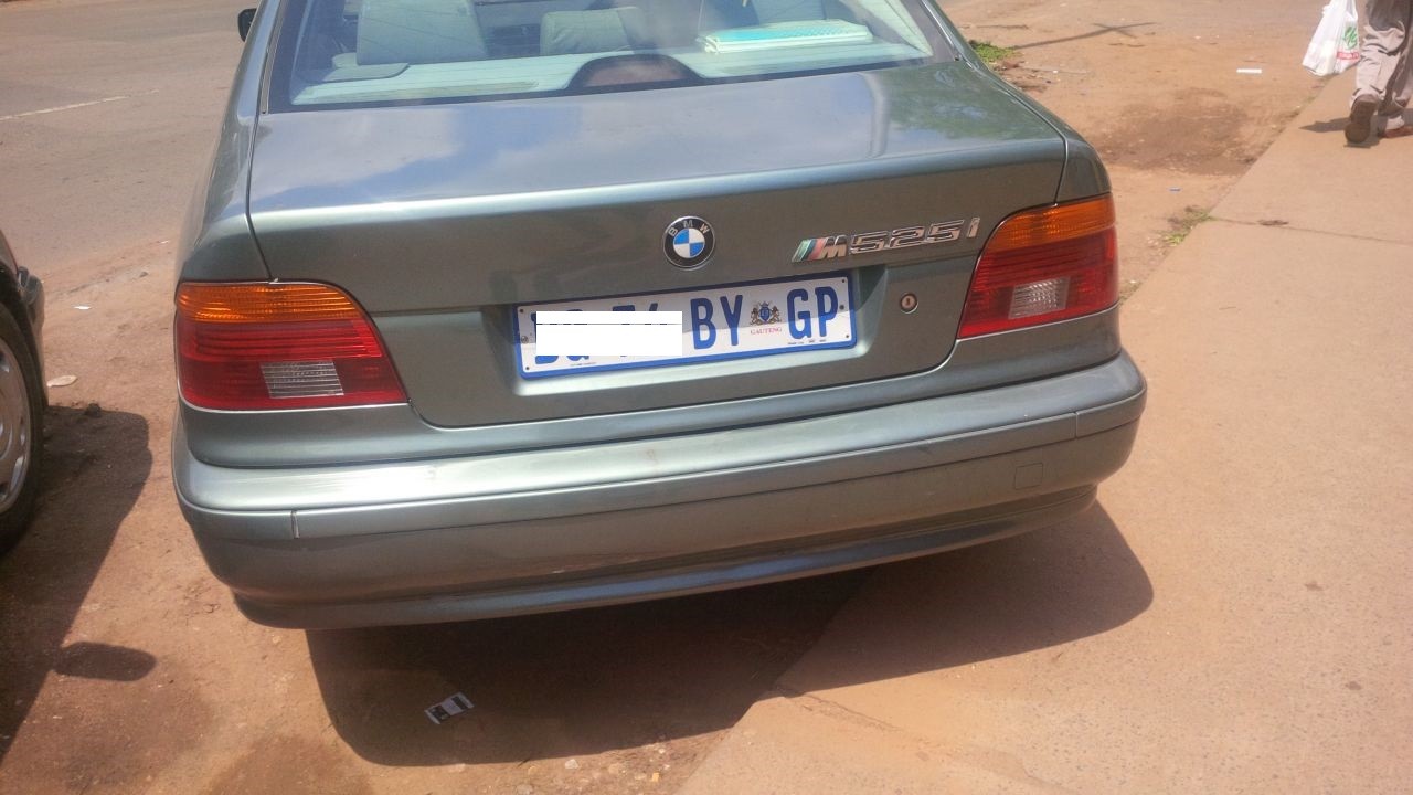 bmw 525i_611322540.jpg