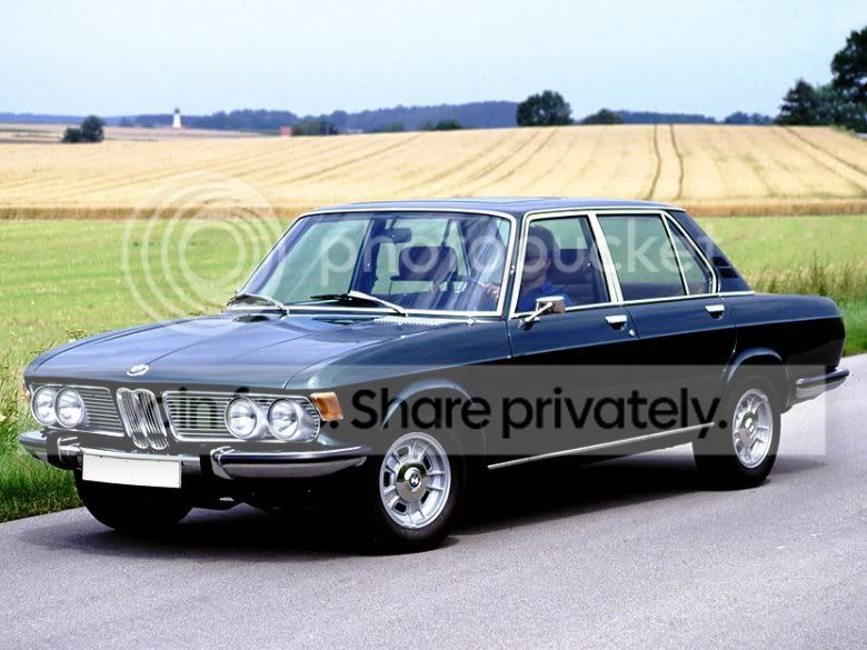 1977E32800.jpg