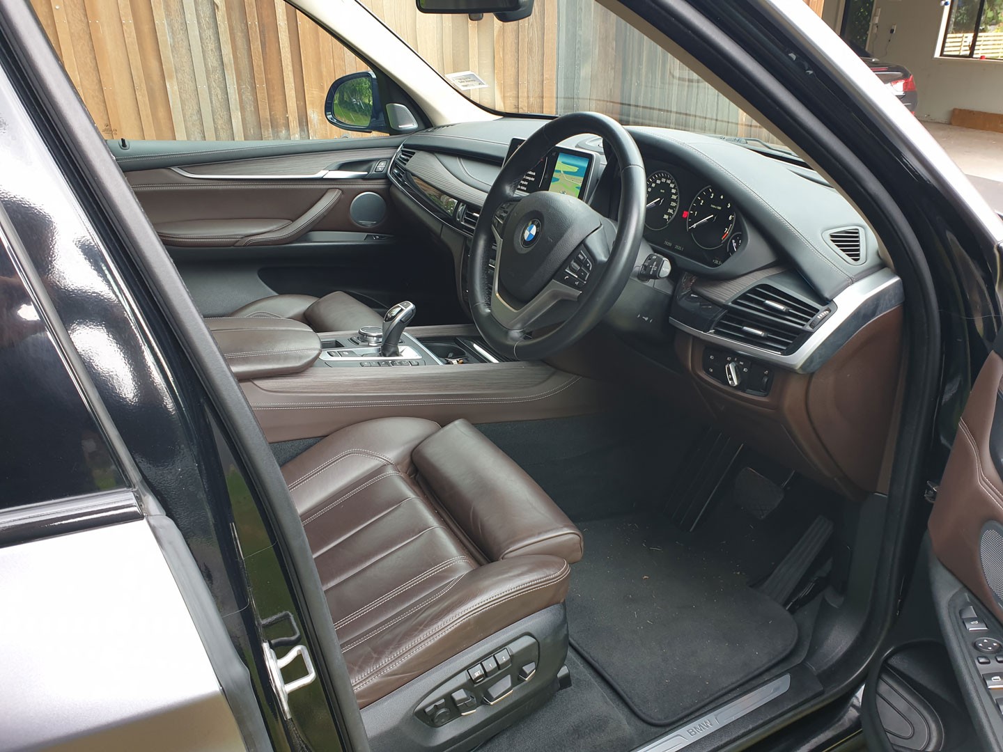 f15_interior_2797159128.jpg