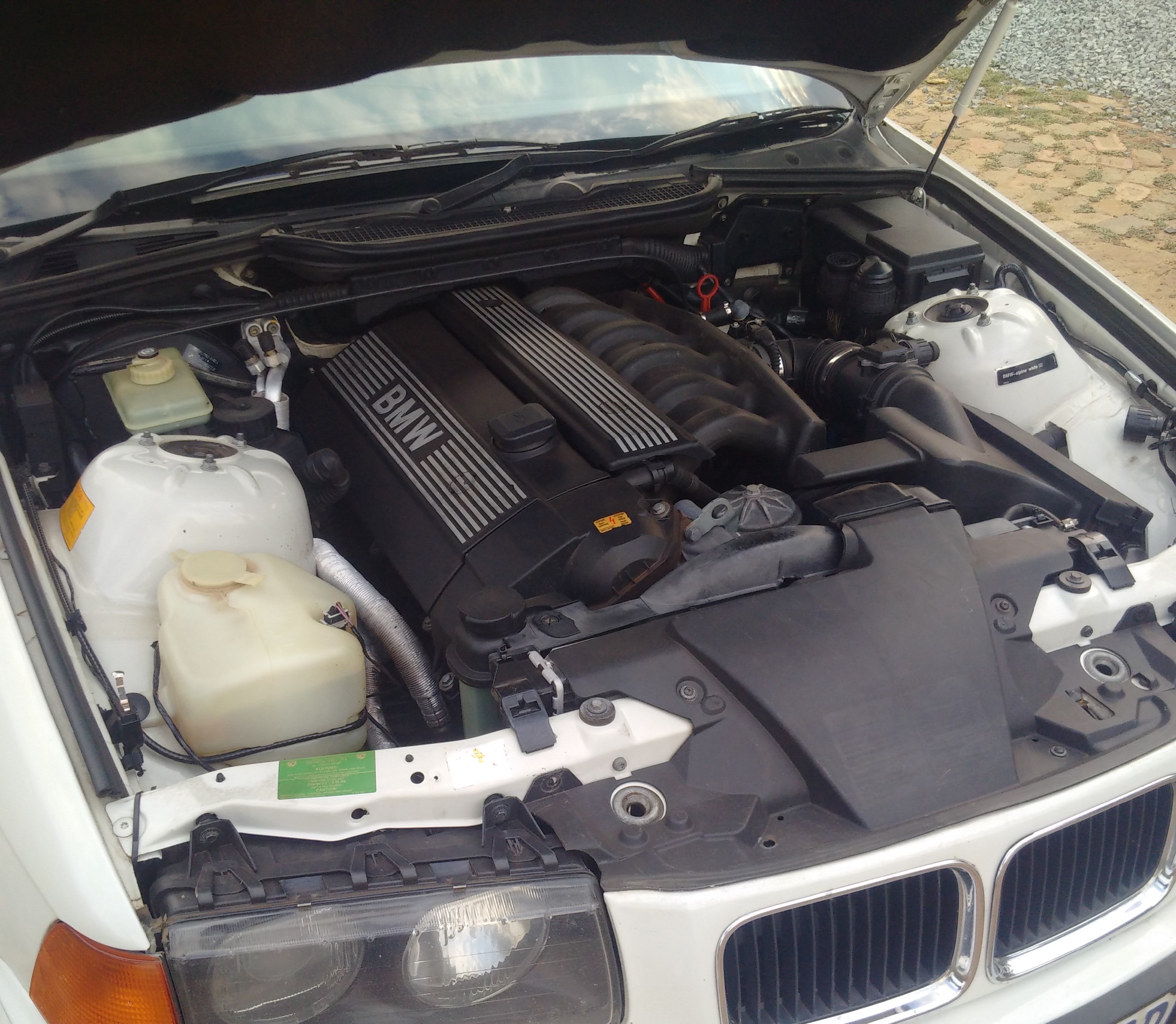 does the e36 323i have a rev limiter? BMWFanatics