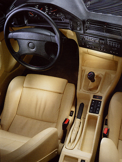 E34_M5_interior.jpg