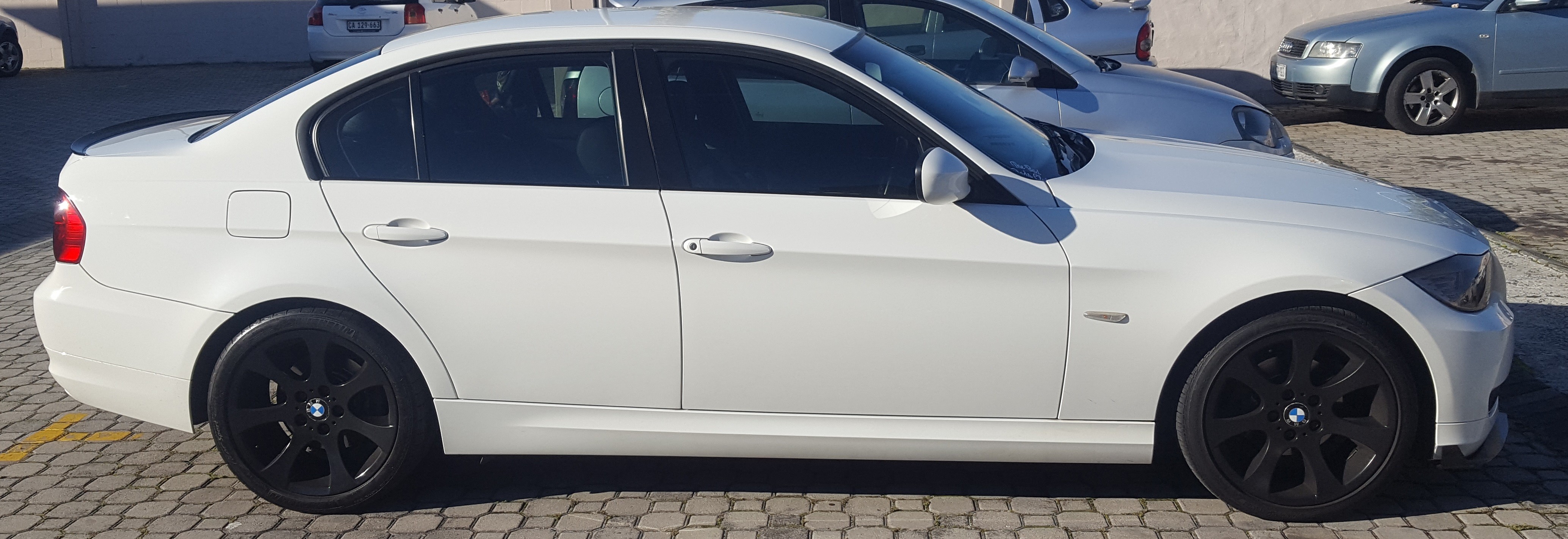 side_4005763451.jpg