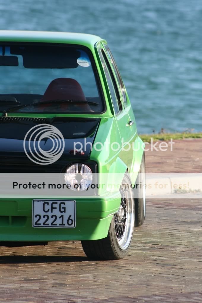 VWGolfGreenandBlack029.jpg