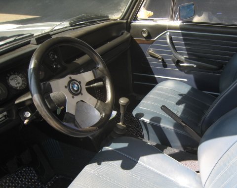 1968_BMW_2002_Interior_1.jpg
