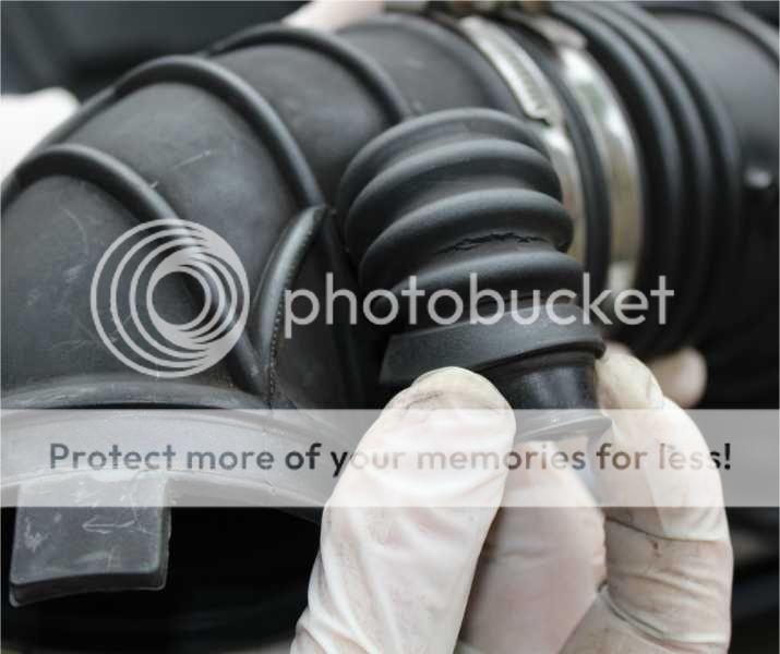 CrackedIntakeElbow_715x600_zpsef54b935.jpg