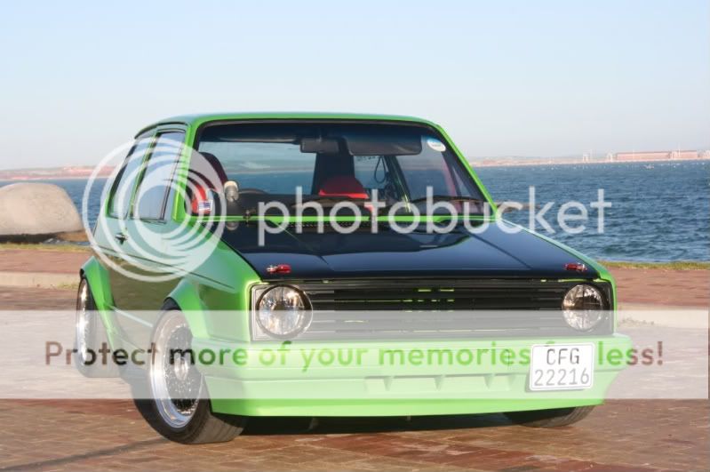 VWGolfGreenandBlack007.jpg