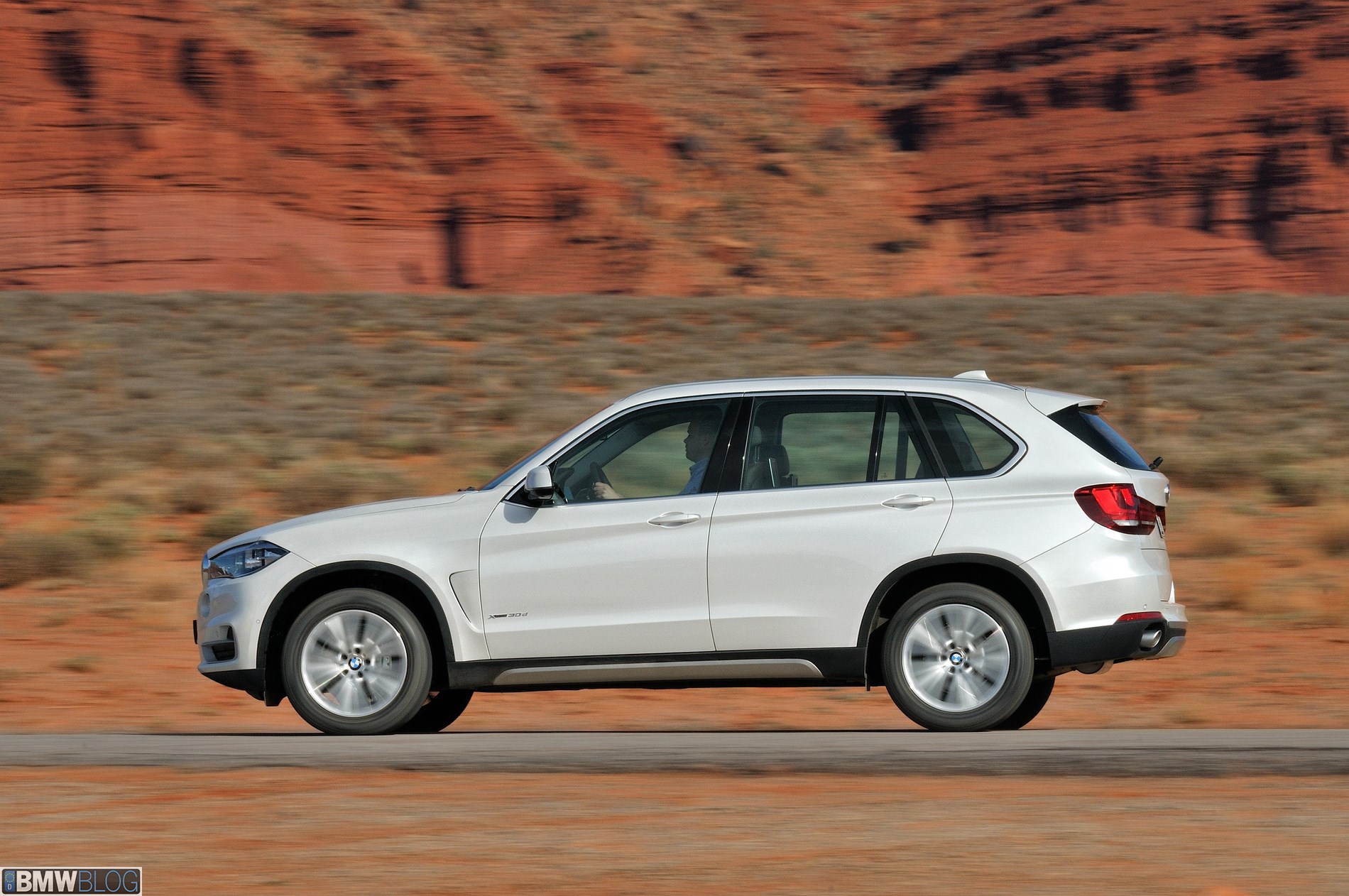 2014-bmw-x5-exterior-45.jpg