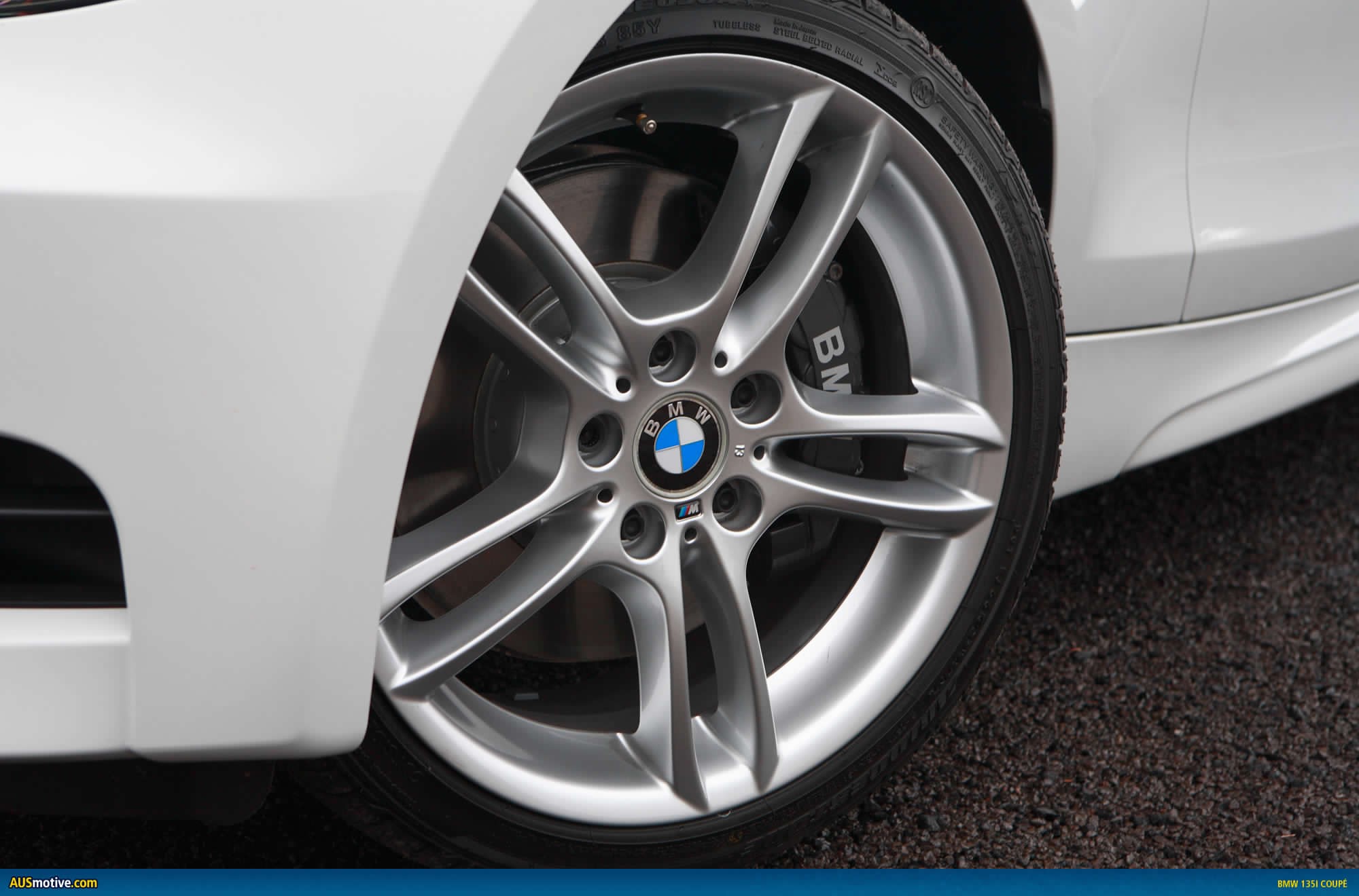 bmw-135i-08_2075361208.jpg