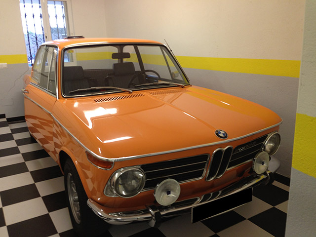 BMW-1971-oranje.jpg