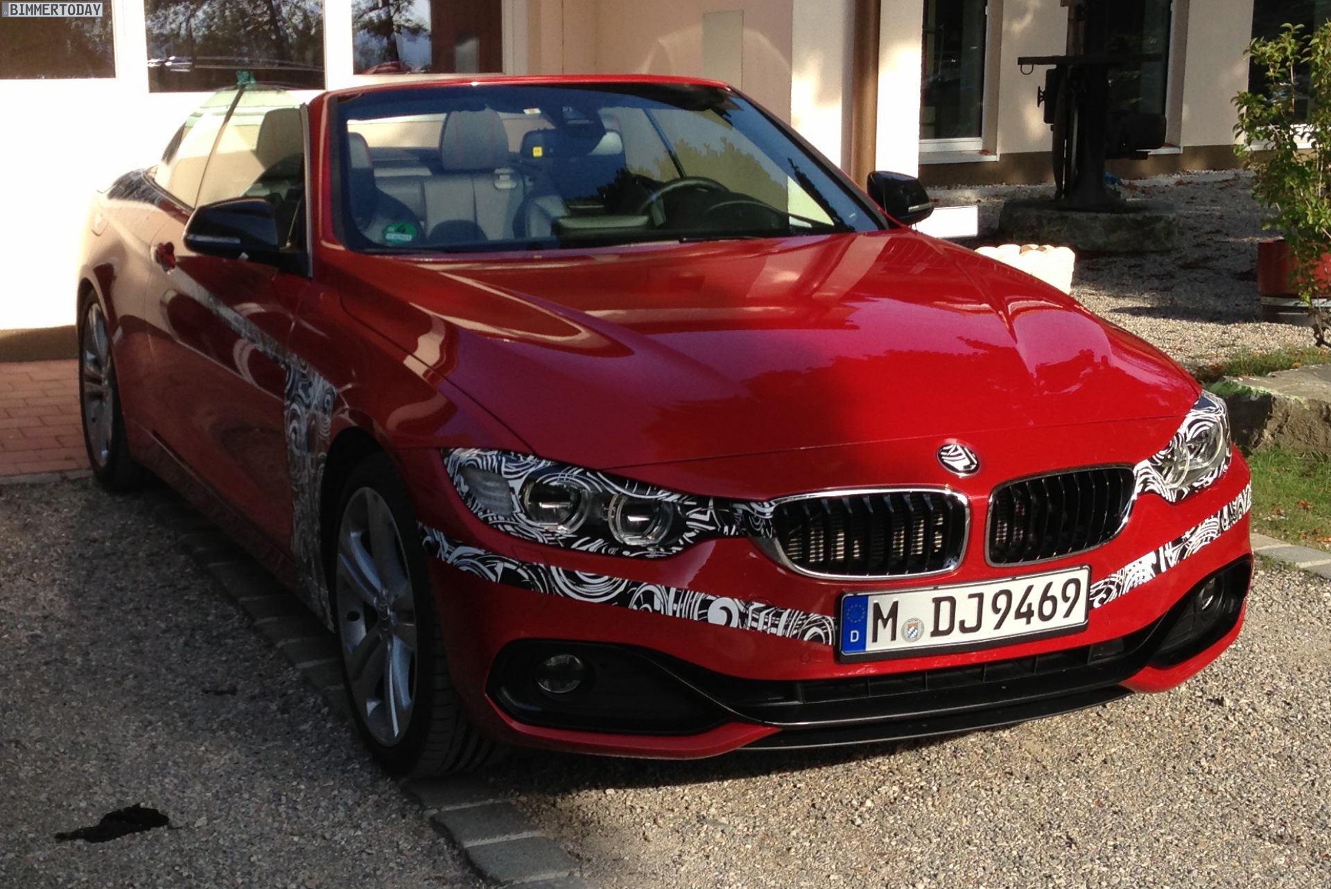 2014-BMW-4er-Cabrio-F33-Rot-offen-Erlkoenig-01.jpg