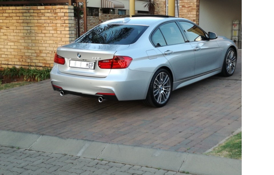 exterior_rear_4221430136.jpg