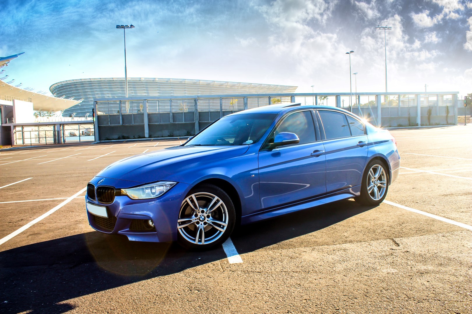 bmw new profile stadium (large)_920342267.jpg
