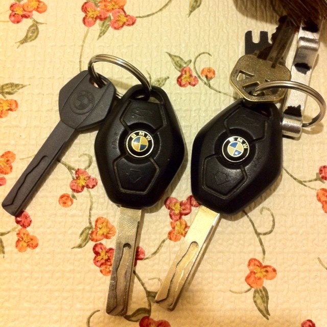 wallet key sample_6797638912.jpg