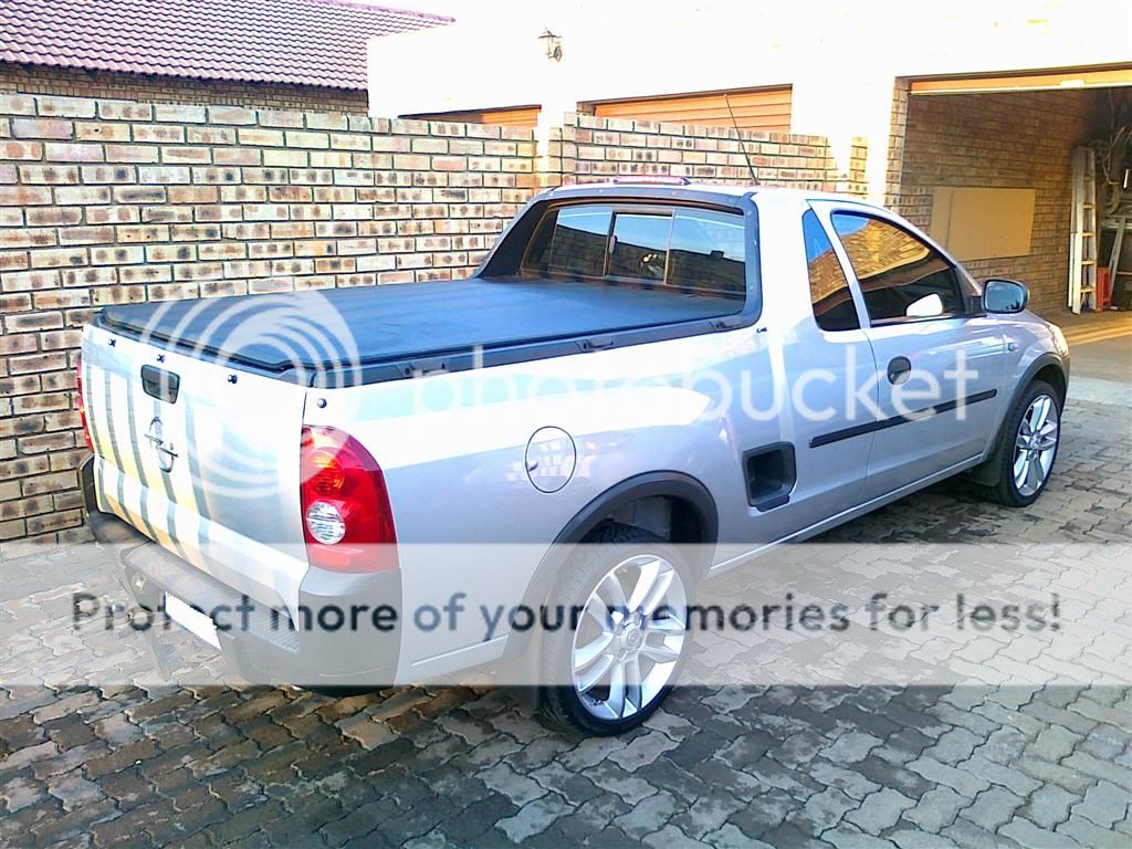 10102011386Medium.jpg