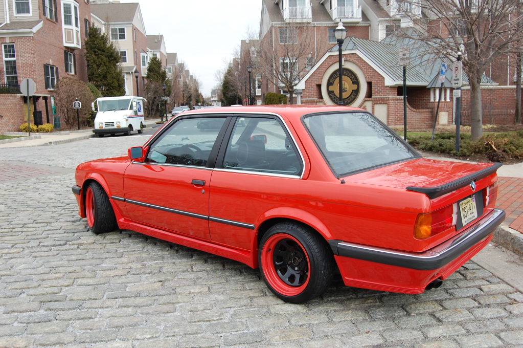 84-BMW-325-E30-Driver.jpg