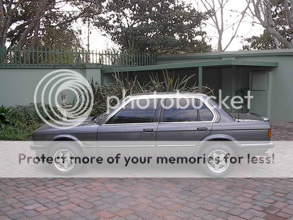 mini-firstcar-e30318i1988.jpg