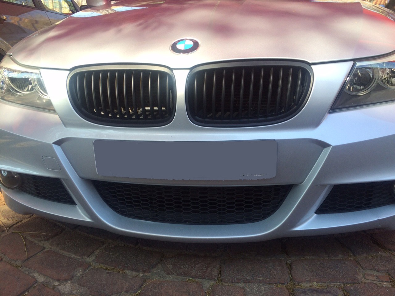 black grills close up_5087918429.jpg