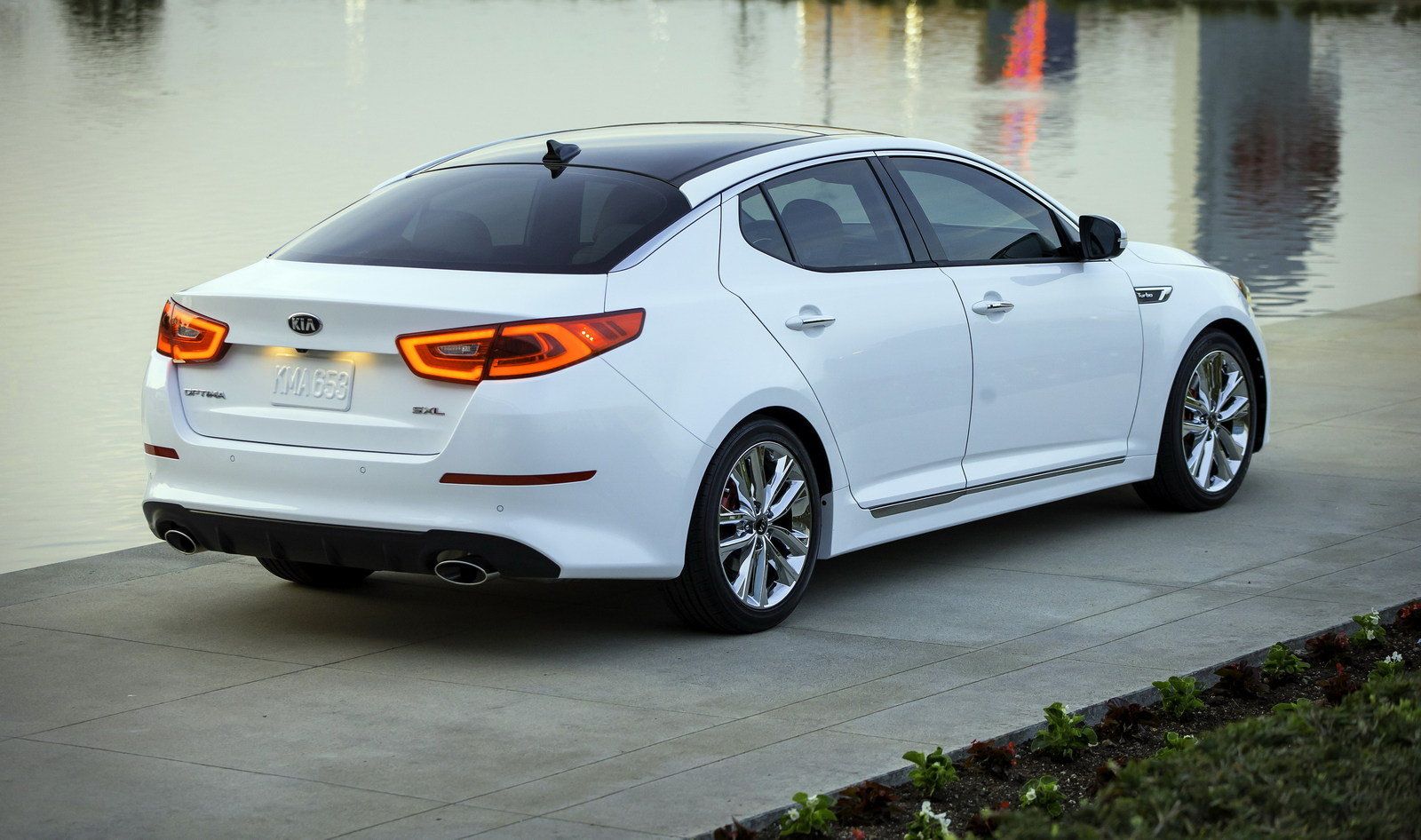 kia-optima-30_1600x0w.jpg