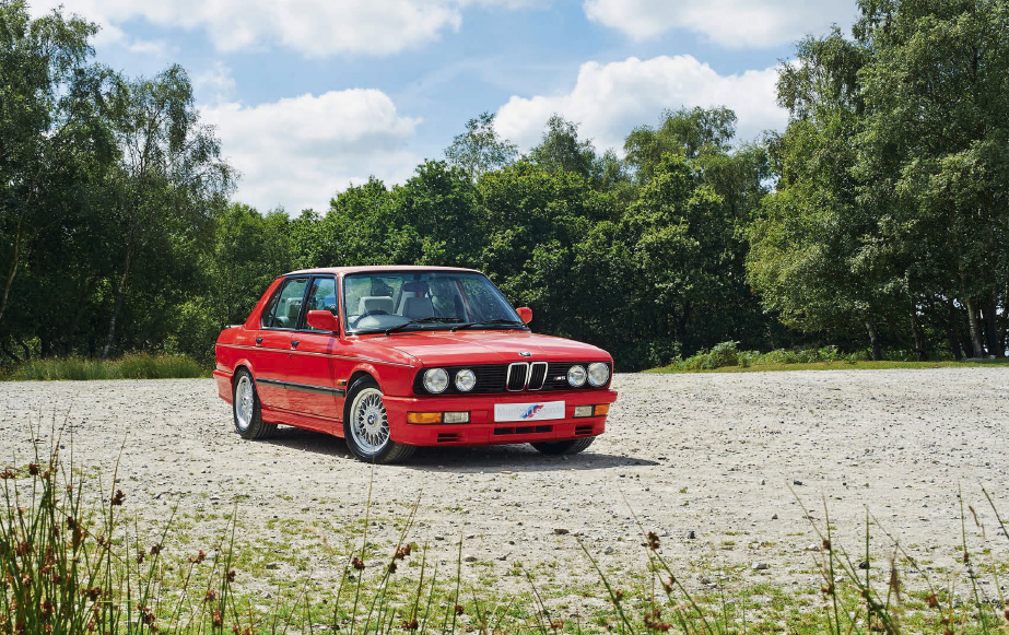 BMW-M5-E28-road-test-1.jpg