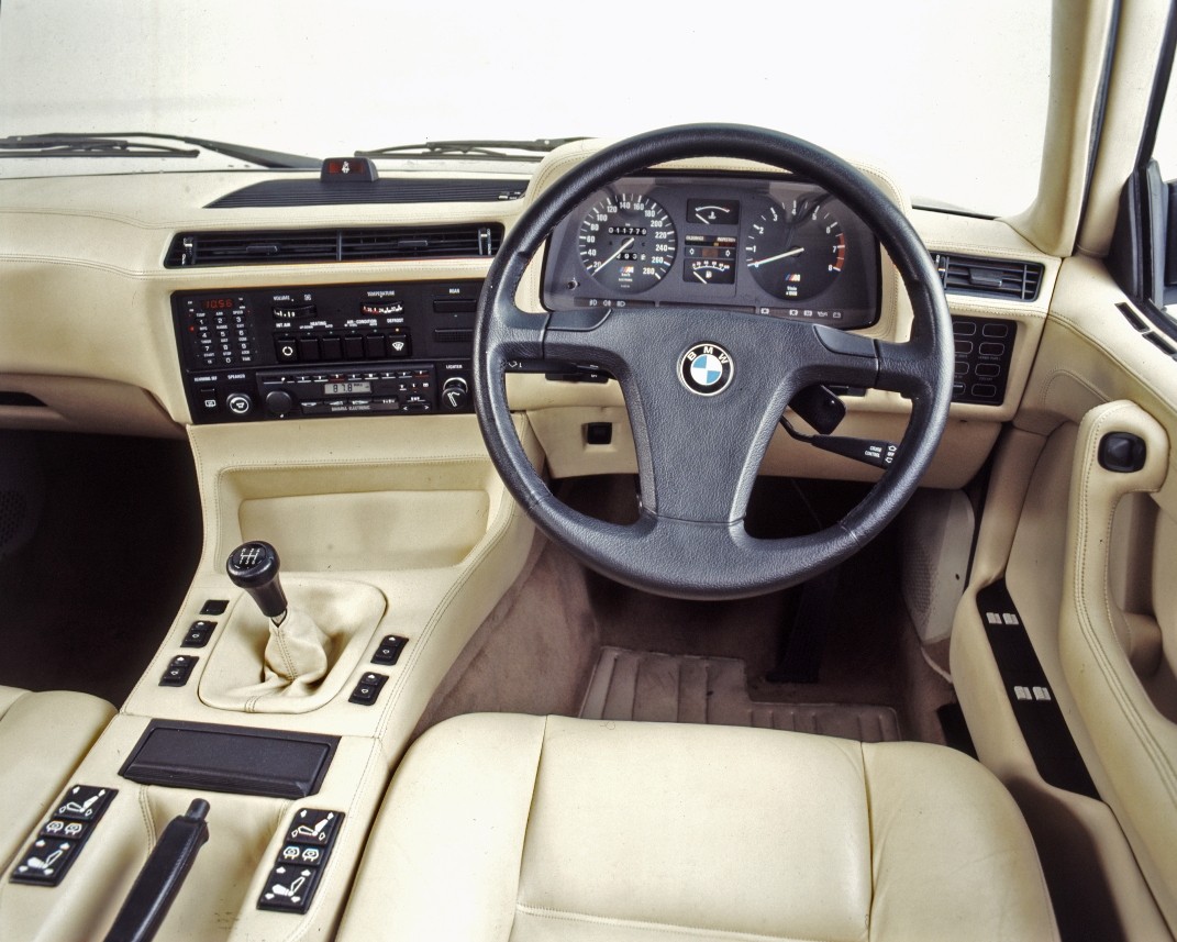 bmw-745i_dash1_1684962036.jpg