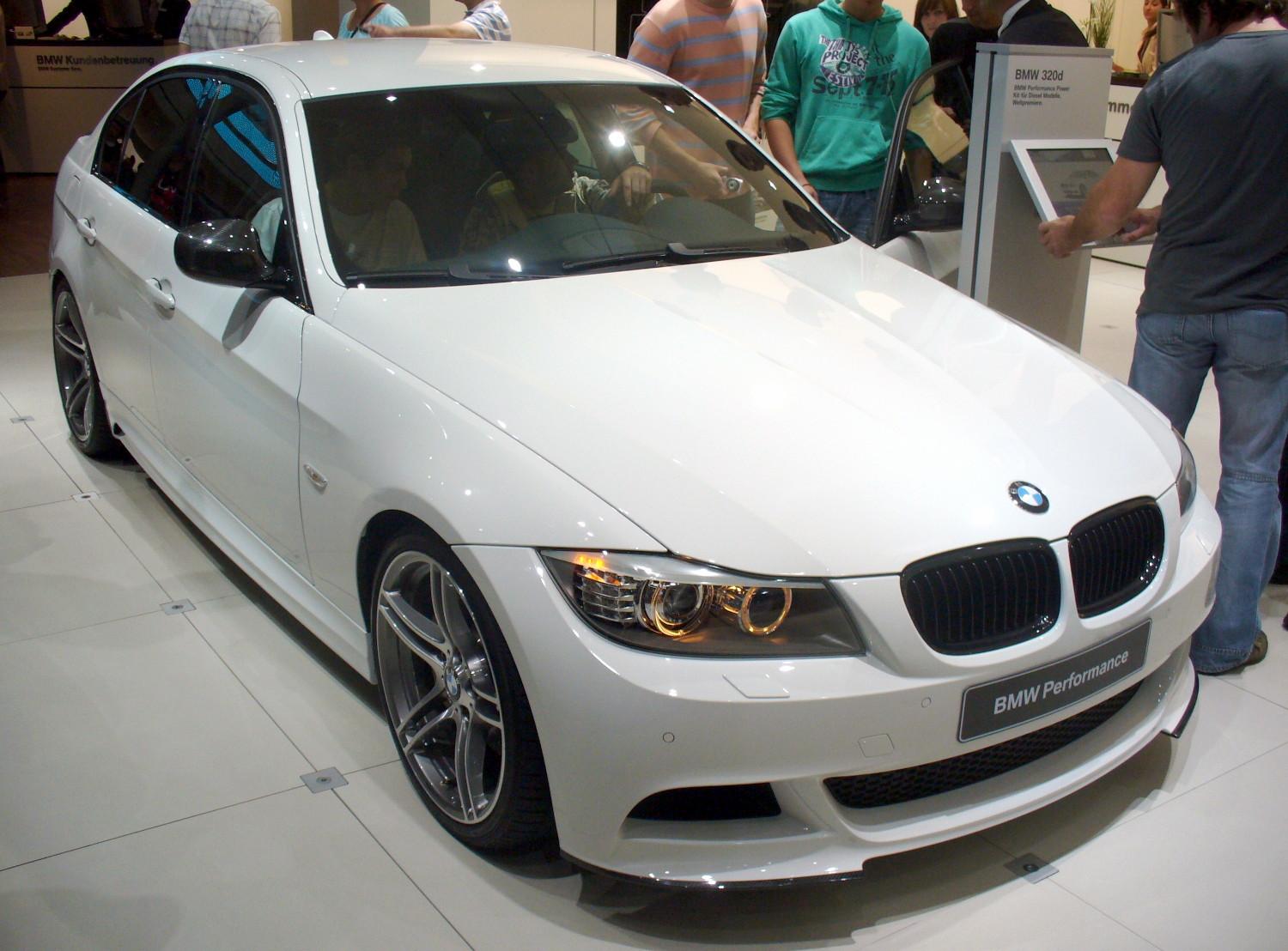 BMW_E90_320d_Performance.JPG