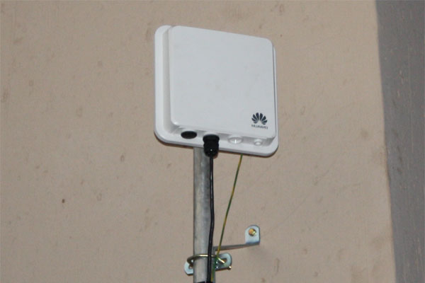 Huawei-B222-outdoor-installation.jpg