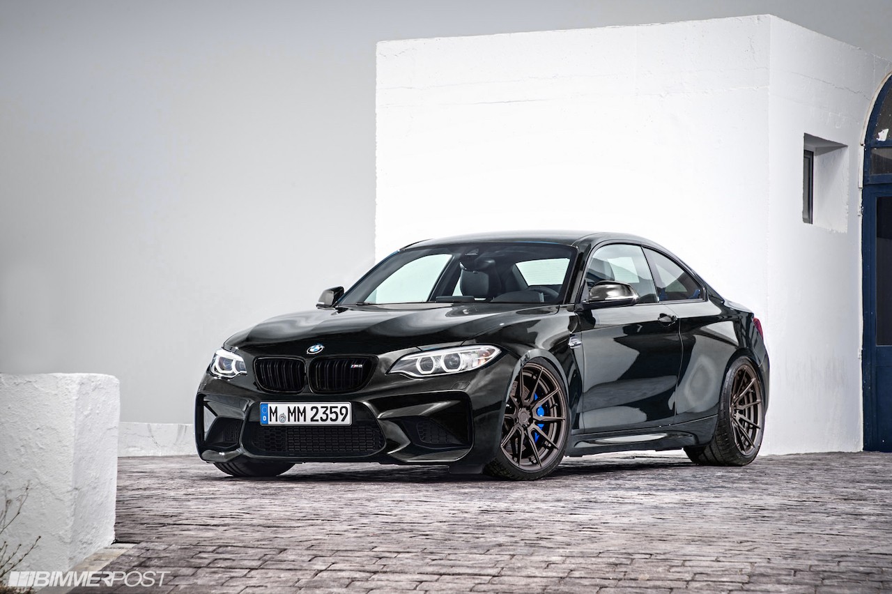 bmwm2adv1_6156959072.jpg